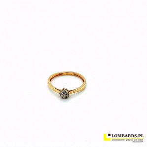 złoty pierścionek z diamentami