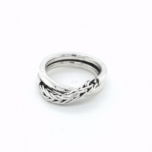 srebrny pierścionek 