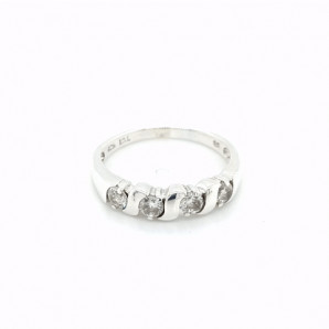 Srebrny piękny pierścionek TCI